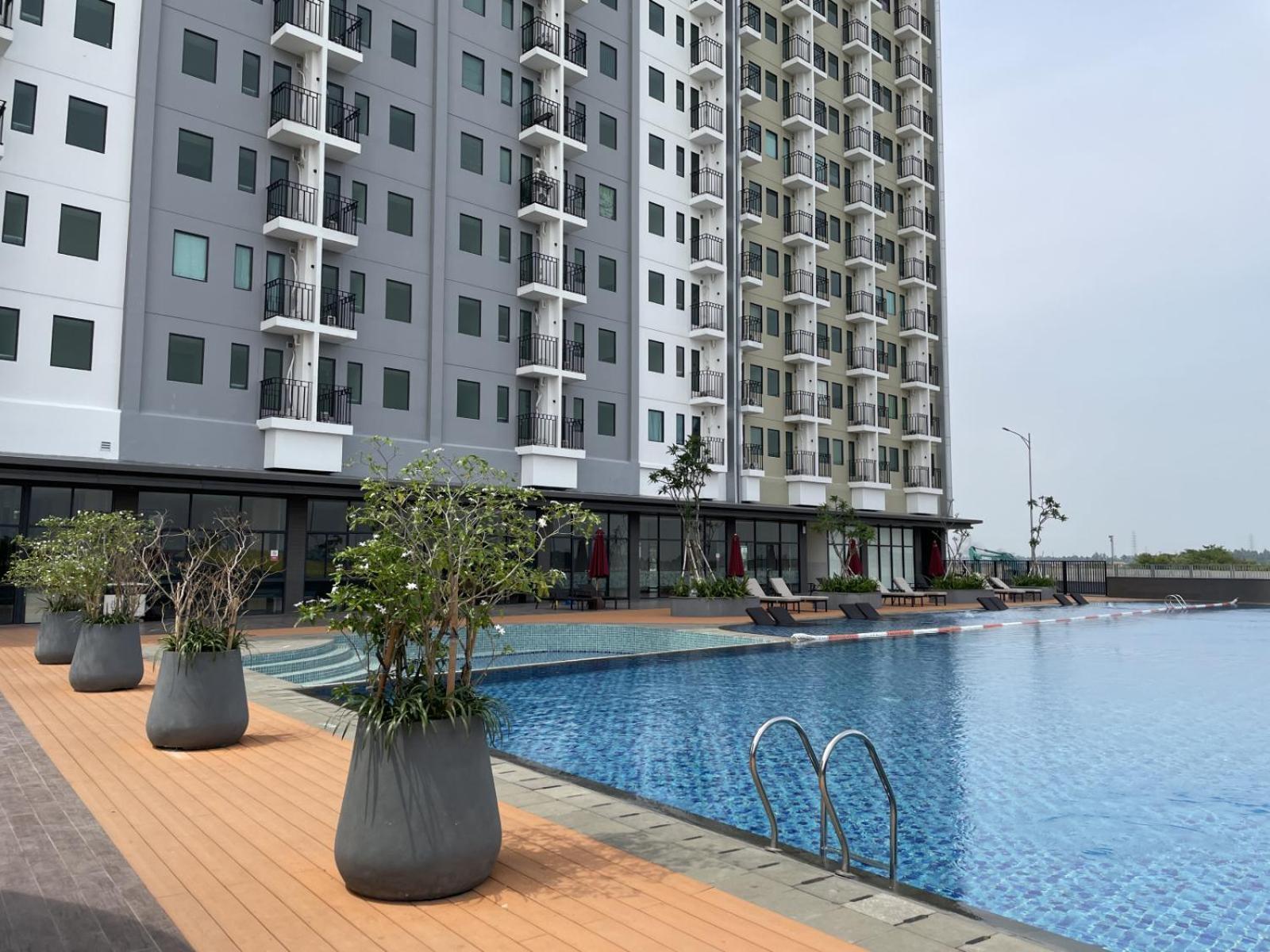 Hotel Osaka Pik2 Tangerang Exterior foto